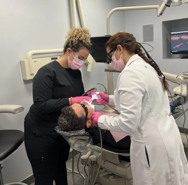 33833 take home whitening kits