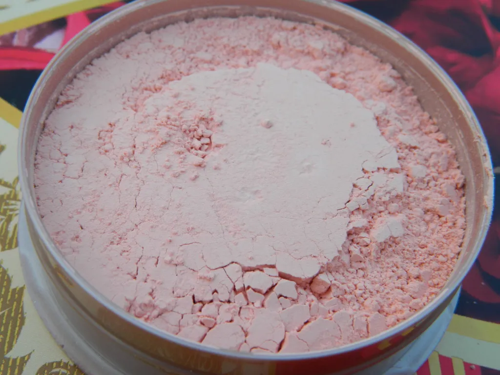 /img/33935-pros-cons-lakme-rose-powder.webp
